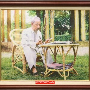 Tranh bác hồ ngồi làm việc, tranh bác hồ nghồi viết